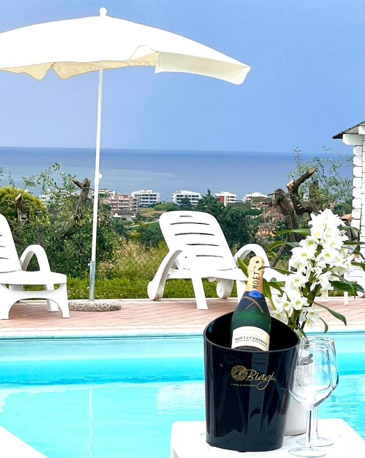 Villa Rosa Di Martinsicuro Vigneto - Italian Restaurant & B&B מראה חיצוני תמונה